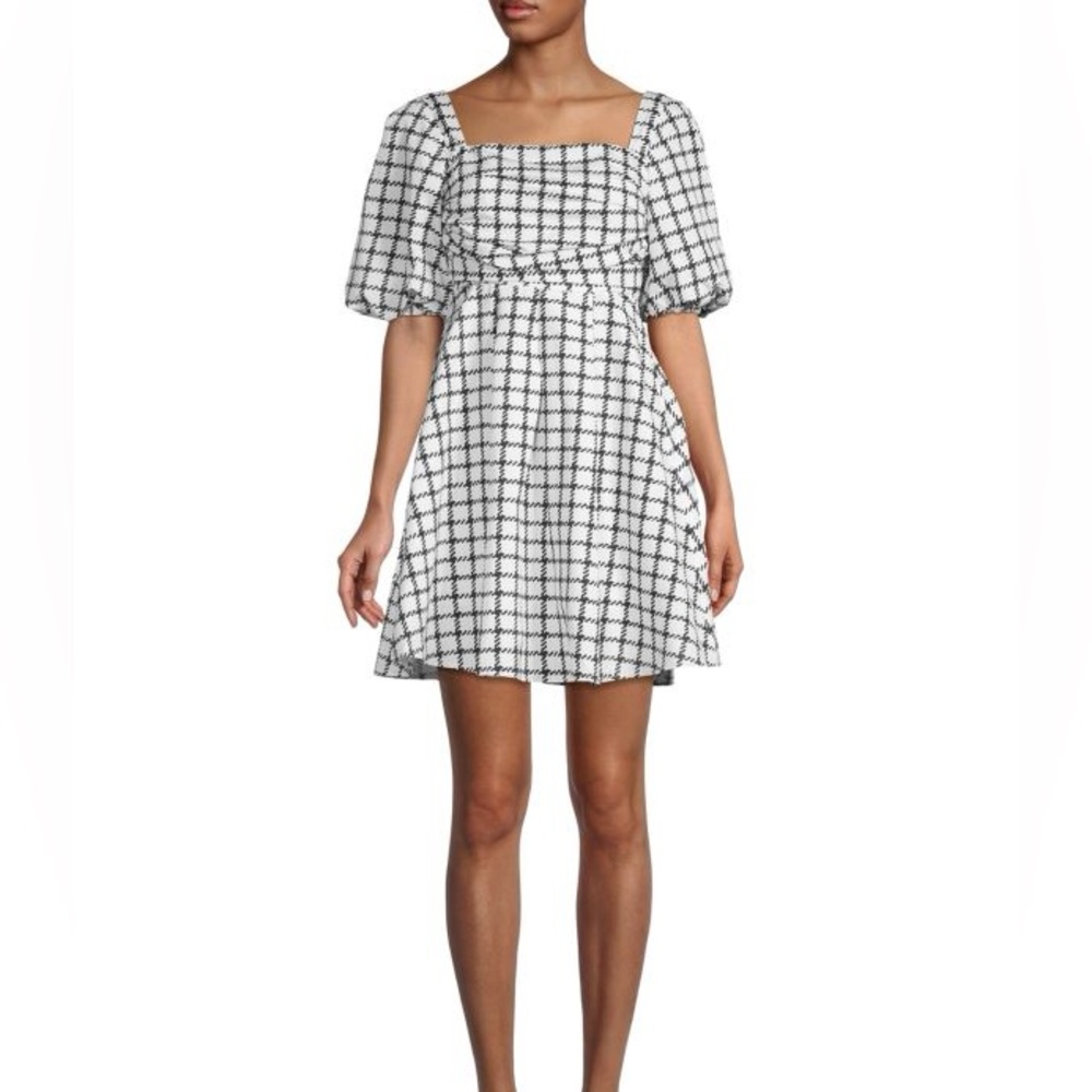 Puff Sleeve medium Mini Babydoll dress Black/white in a Checkered pattern New